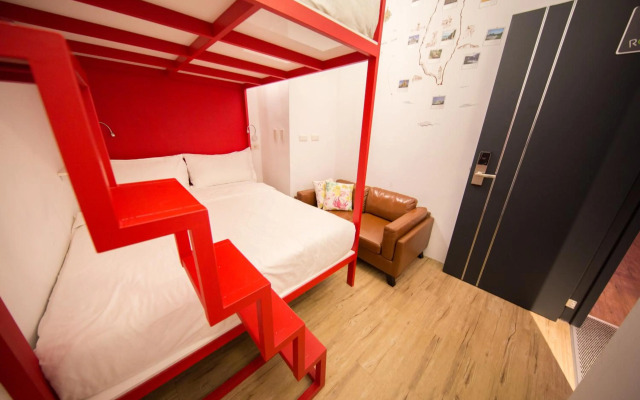 SleepBox Hotel - Ximen