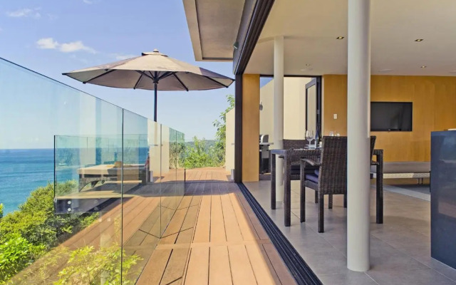The Lookout - Tairua Holiday Home