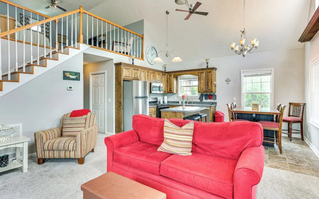 Tennessee River Retreat: Multi-level Deck & Views