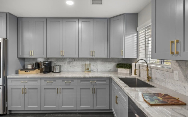 Montecito Luxe 3-villa Retreat w Pool Courtyard