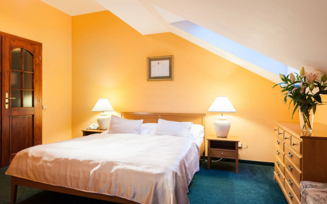 Bohemia Plaza Residence