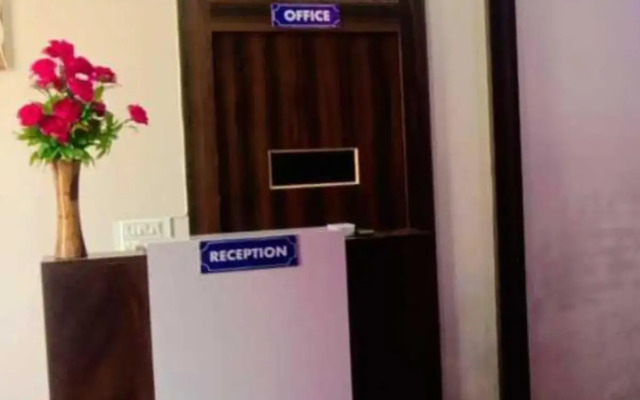 OYO Hotel 92229 Hotel D 18