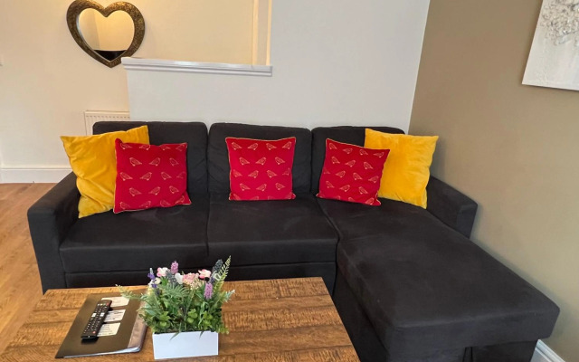 Beautiful 2b Apt in the Heart of Glastonbury.