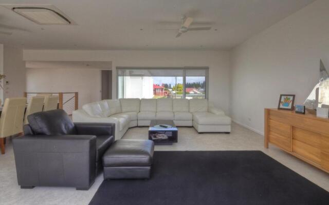 Villa Moyne - located in a quiet cul de sac and designed for beach families