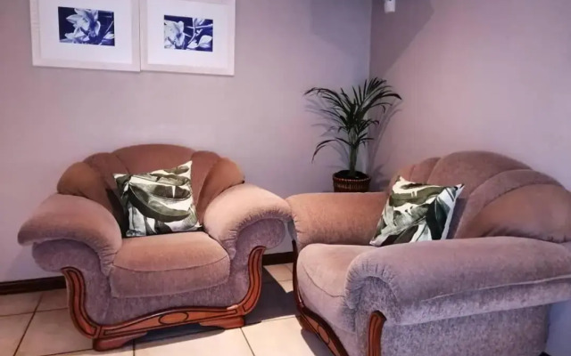 Tropical Seaside Suite 8