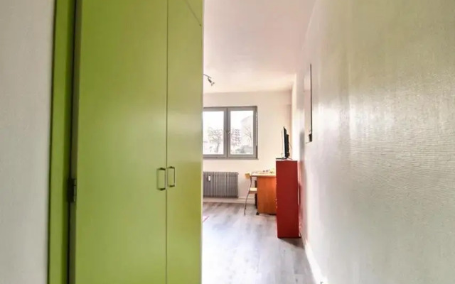 "Urbaine Budget" Studio calme avec Parking