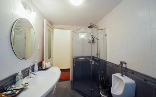 Hillside Homestay Hue - Silk Room