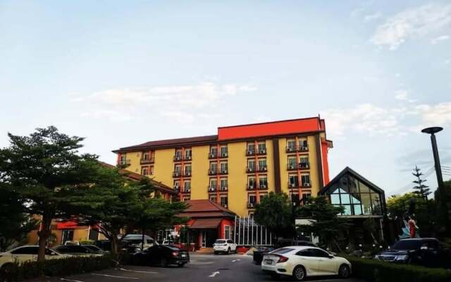 Grand Pruksa Siri Apartment