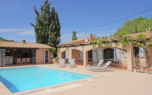 Luxurious Holiday Home in Salernes With Private Pool