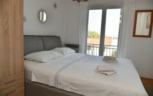 Val - 300 m to the Beach - A2