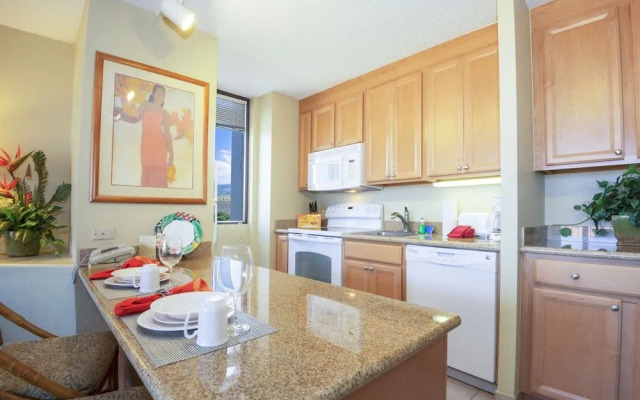 Kaanapali Shores Studio 742 Studio Bedroom Condo by RedAwning