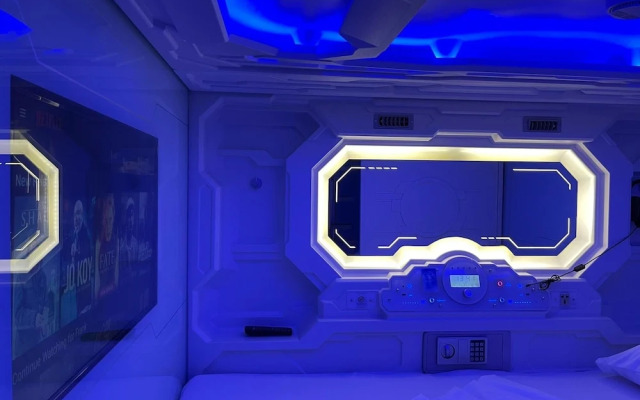 Bmax Spacepods