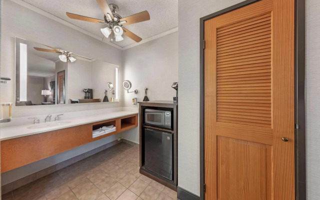 Best Western Plus Black Oak