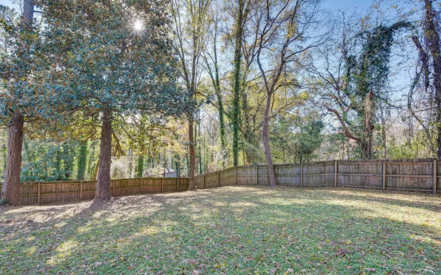 Well-equipped Atlanta Home With Deck!