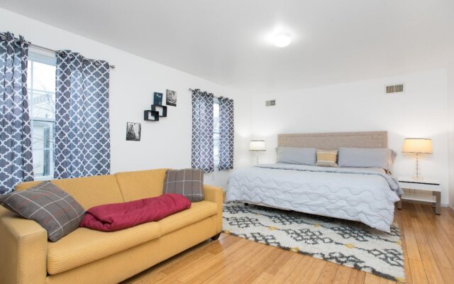 Racpanos Modern Stay on Ocean Avenue