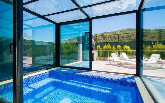 Dreamy Villa With Private Pool and Jacuzzi in Kas
