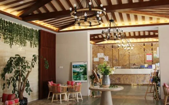 Hot Spring Valley Hotel