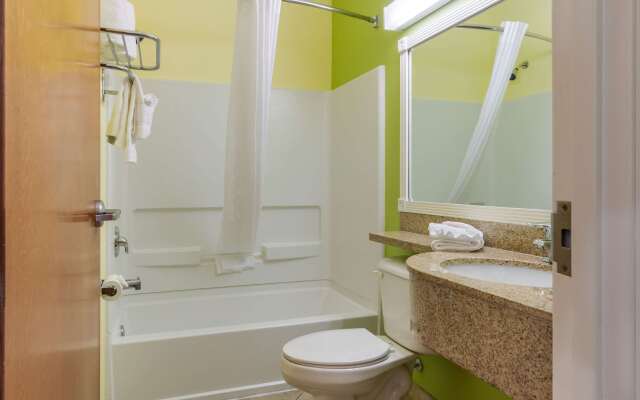 Quality Inn & Suites Lehigh Acres Fort Myers