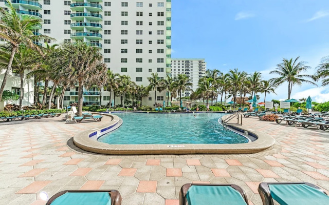 Beautiful Apartment in Hollywood Beach