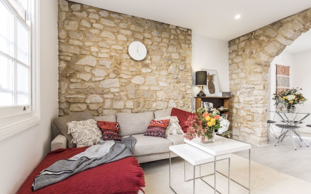 19th Century Sydney 2 Storey Cottage – Guest Rooms – Sydney