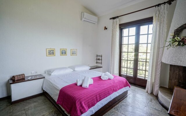 Sonia Rustic Mansion - 5bd 30 Sec Walk T