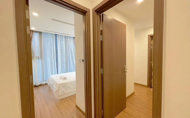 Luna's House Luxury Apartment at Vinhomes Metropolis
