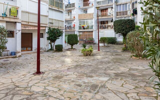 Quaint Apartment In Salou Near Sea Beach