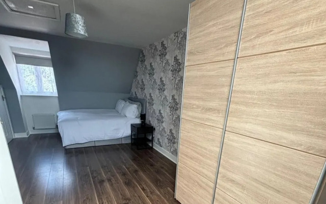 Trowbridge House, Long Stay Disc, Parking, Wifi