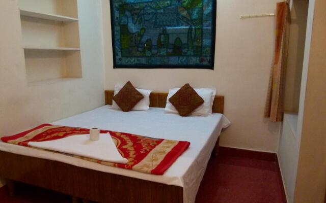 Gajanand Guest House