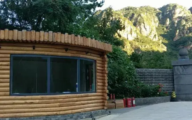 Jinta Xiangu Holiday Town