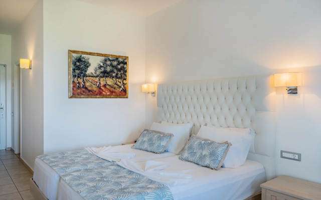 Delfina Tropic Beach