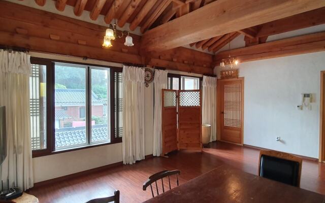 Millennial Morning Hanok Guesthouse