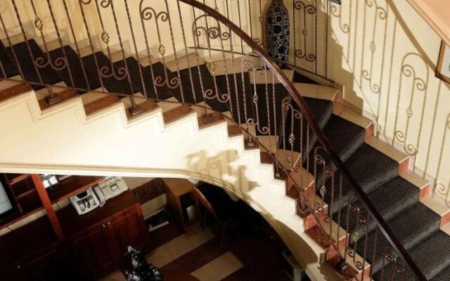 Elion House Hotel