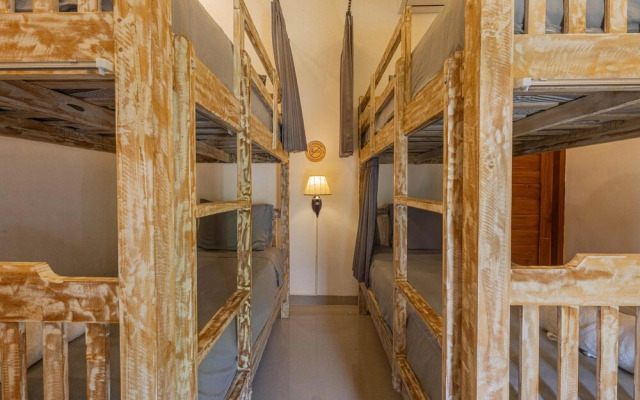 Seven Angels Villa and Hostel