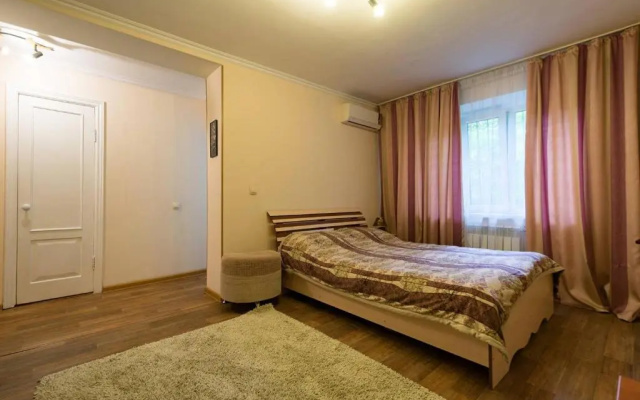 Apartment Nadezhda at Zheltoskan 77/79