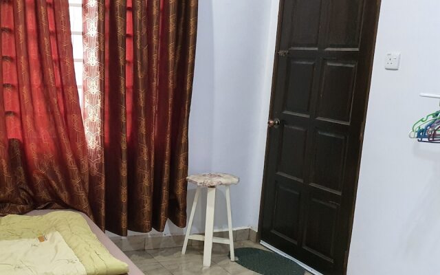 OYO Home 90496 Delima Homestay