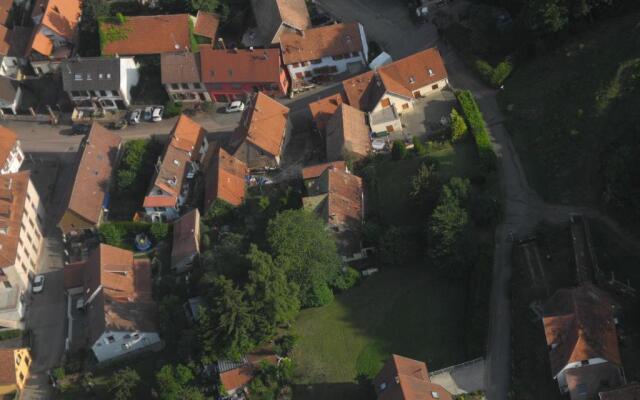 Au Pied du Chateau