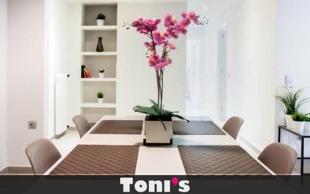 TONI'S Spacious Apartment next to Acropolis Museum