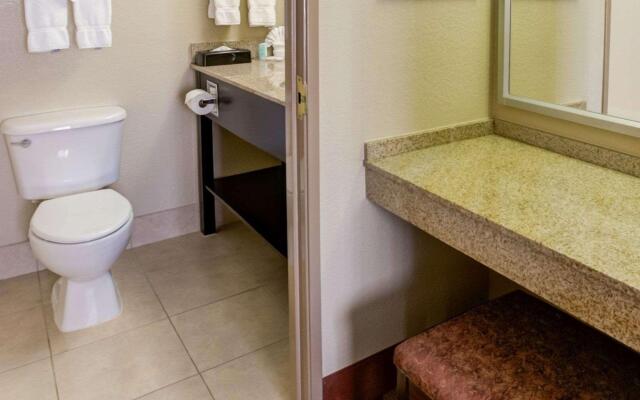 Comfort Suites Airport