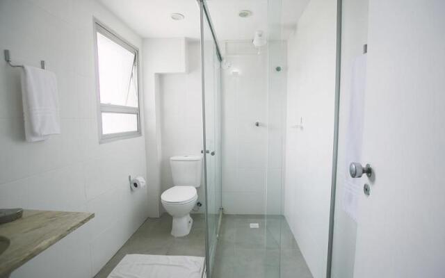 CLH SUITES Copacabana Domingos Ferreira