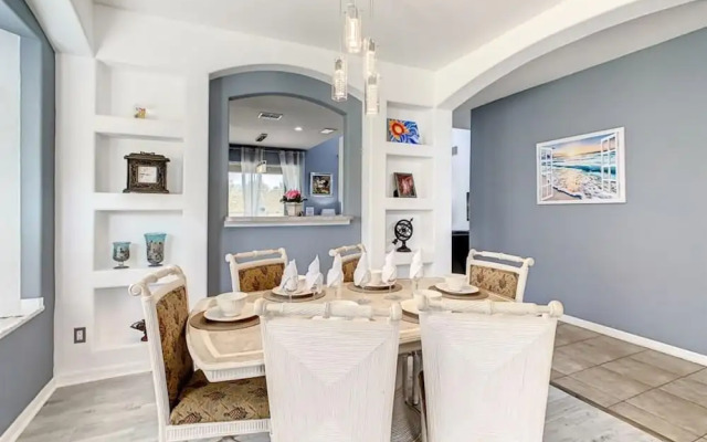 7BR Villa in Emerald Island w Resort Perks