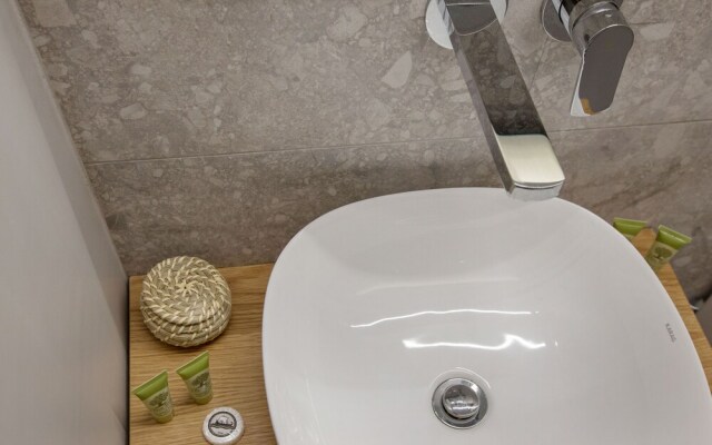Nikis Suites Syntagma-Plaka 3 by GHH