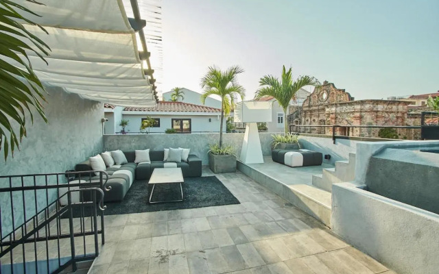 AmazINN Places Rooftop and Design Pool III