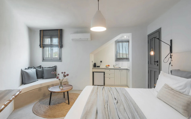 Chora Kythnos Suites