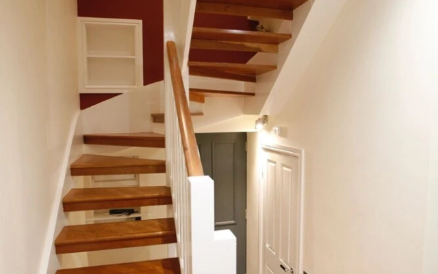 27/3a Cockburn Street Apartments