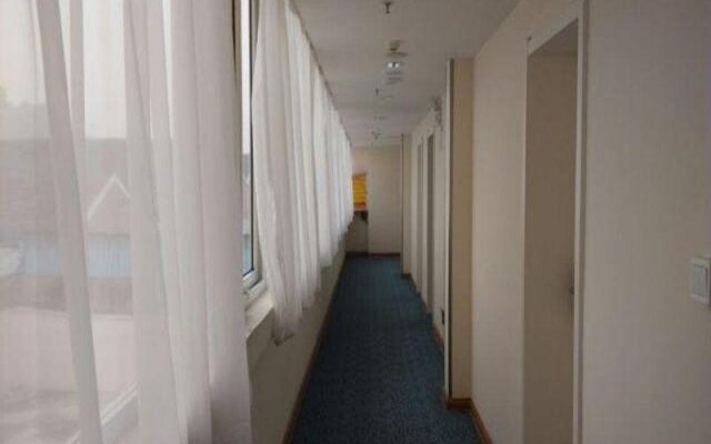 7Days Inn Shanghai Fengxian East Huangcheng Road Branch