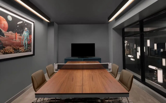 Moxy Houston Downtown