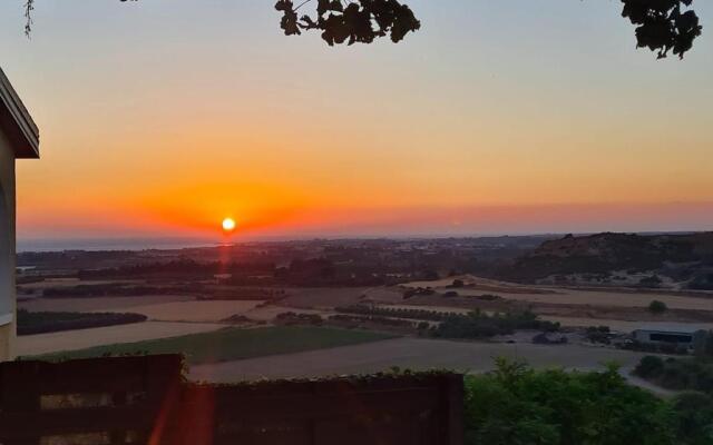 ARODAFNI HOUSE. Unique views and amazing sunsets.