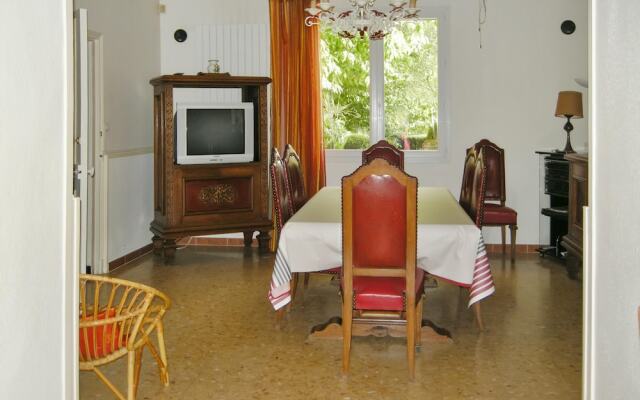 Villa With 4 Bedrooms in Althen-des-paluds, With Private Pool, Terrace