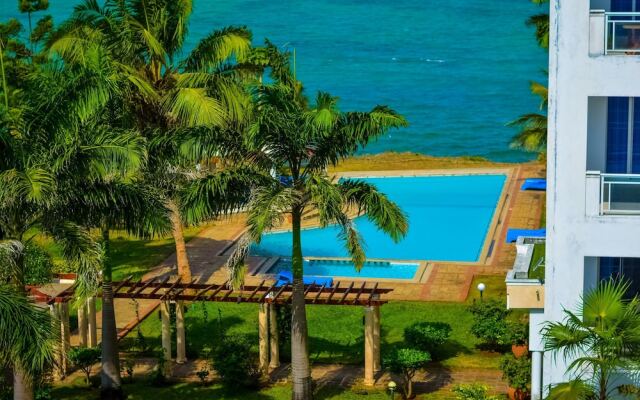 Stay.Plus Almasi Beachfront Apartments